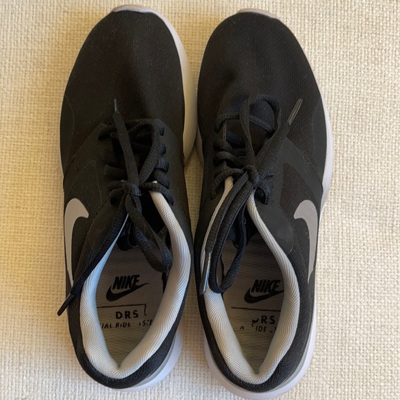 Nike Sneakers - Picture 3 of 6